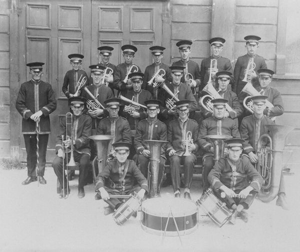 Full-size image